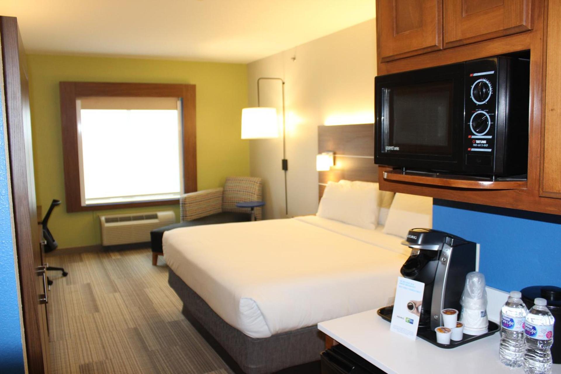 Holiday Inn Express Hotel & Suites Mansfield by IHG photo 63