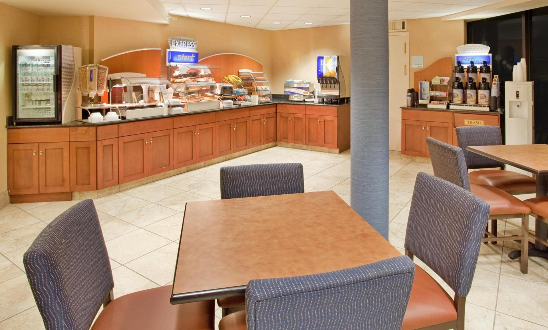 Holiday Inn Express Scottsdale North by IHG photo 40