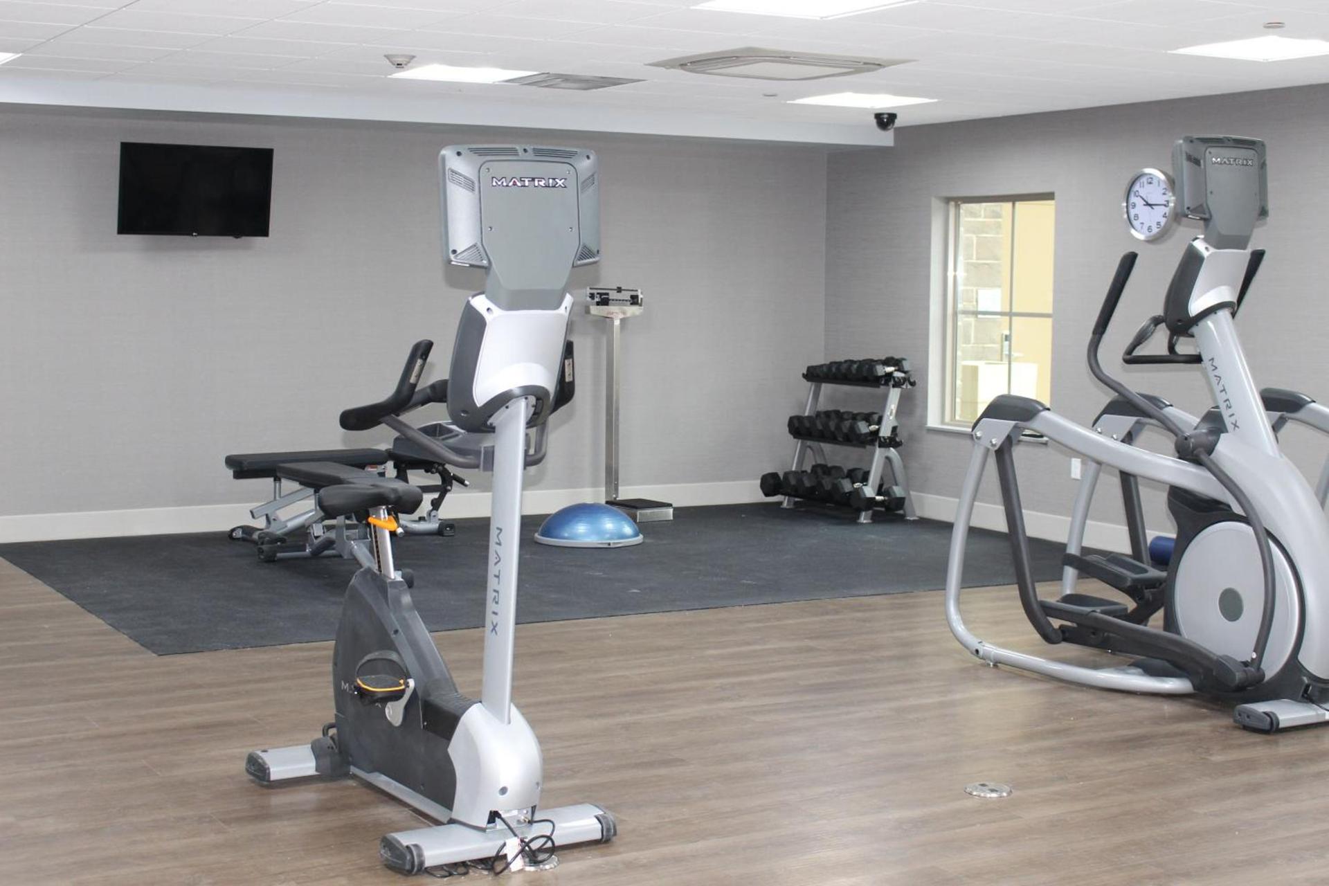 Holiday Inn Express & Suites Shawnee - Kansas City West by IHG photo 21