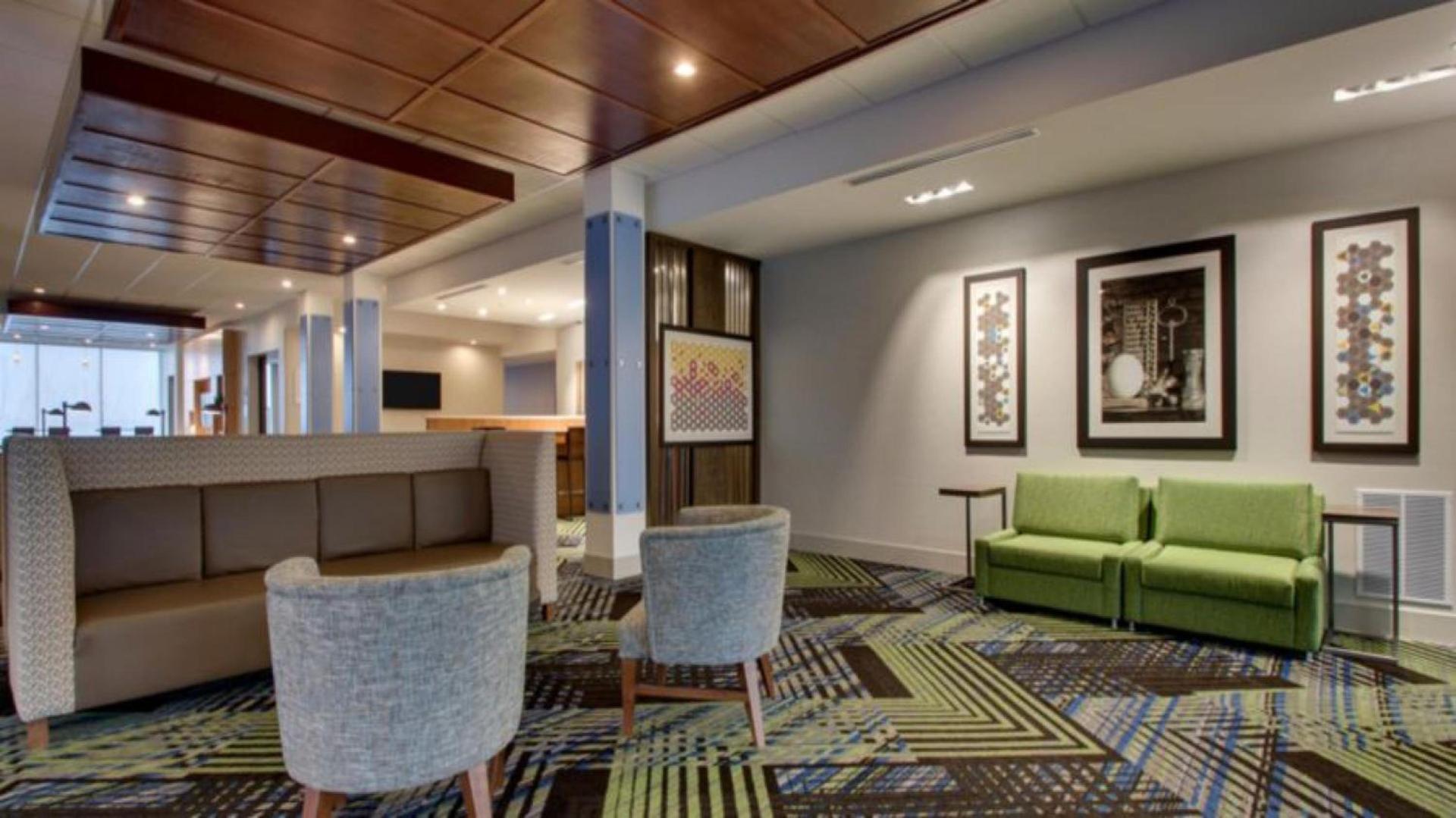 Holiday Inn Express Hotel & Suites Mount Pleasant by IHG photo 21