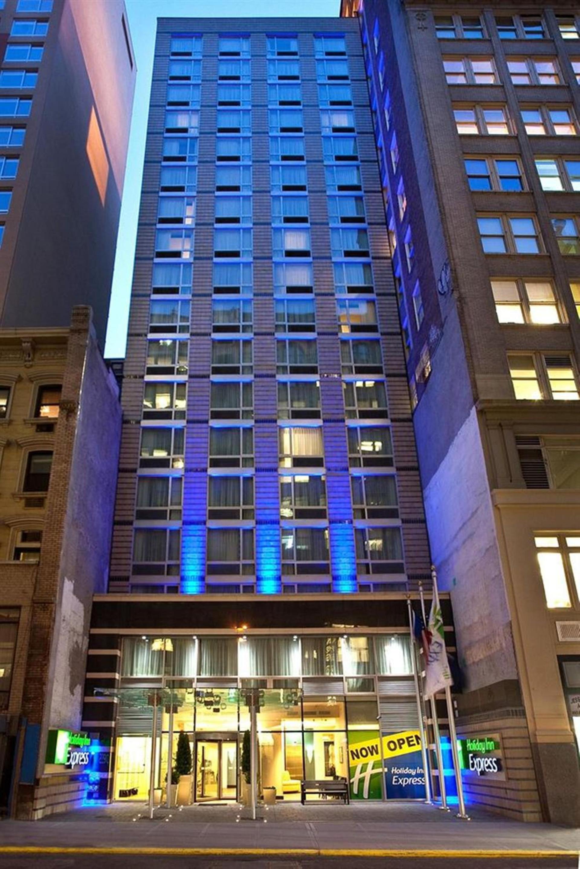 Holiday Inn Express - Times Square South by IHG photo 1