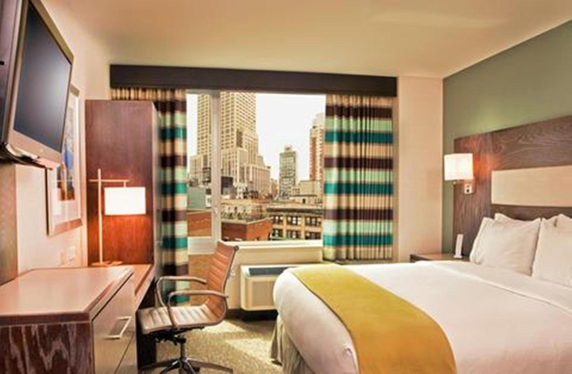 Holiday Inn Express - Times Square South by IHG photo 23