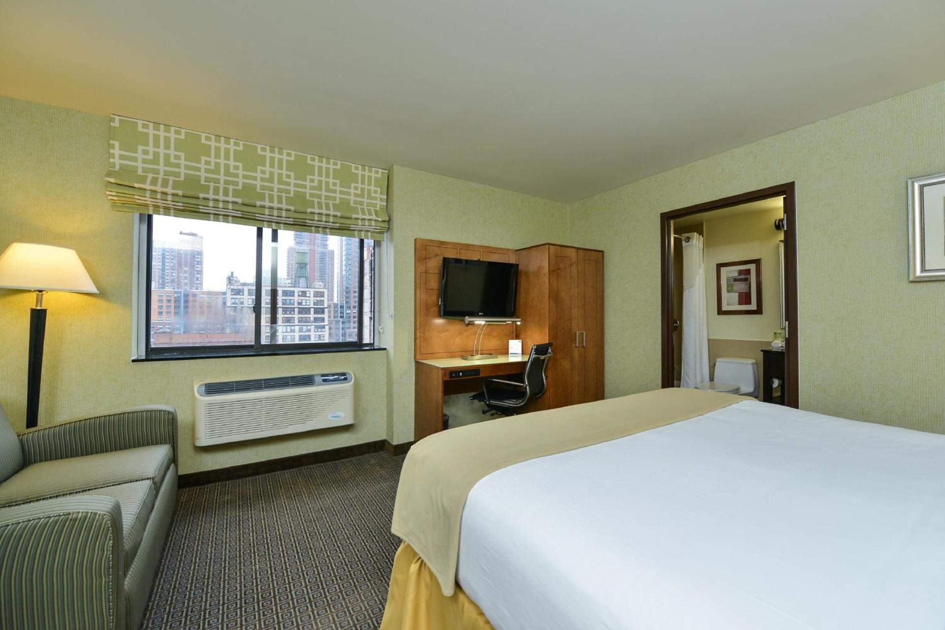 Holiday Inn Express Manhattan Midtown West by IHG photo 13