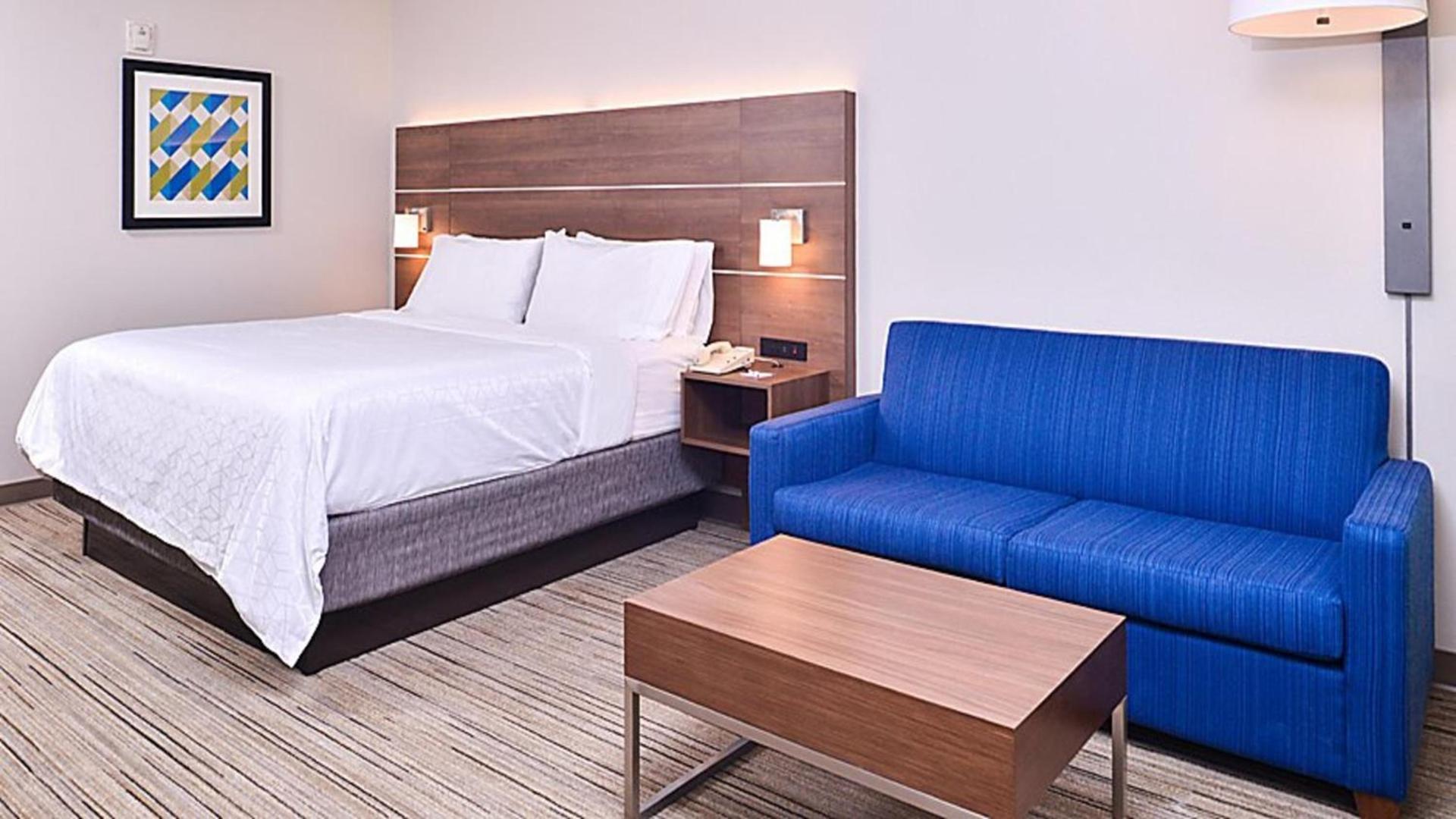 Holiday Inn Express Hotel & Suites Mount Pleasant by IHG photo 50
