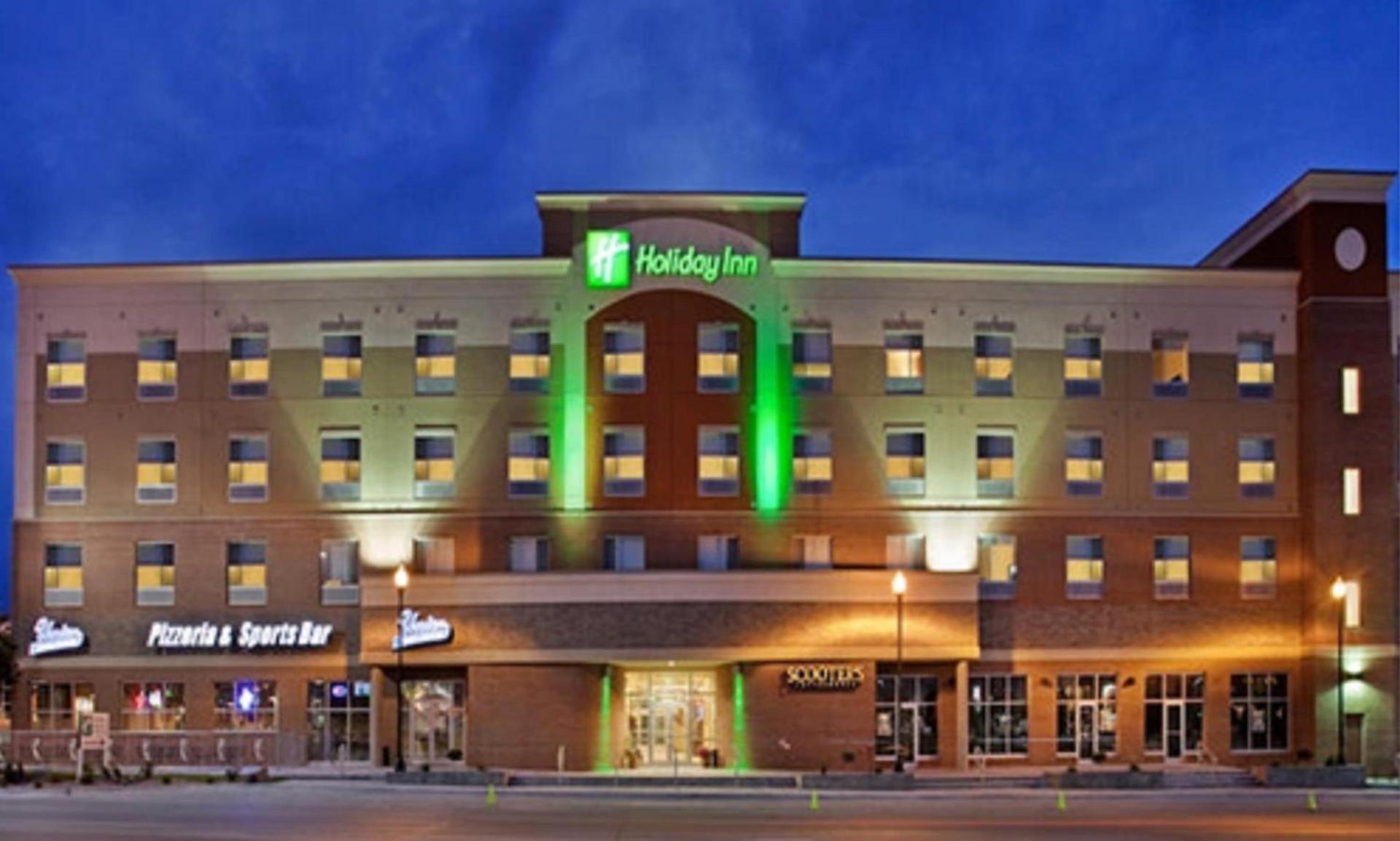 Holiday Inn Omaha Downtown - Waterpark by IHG photo 14