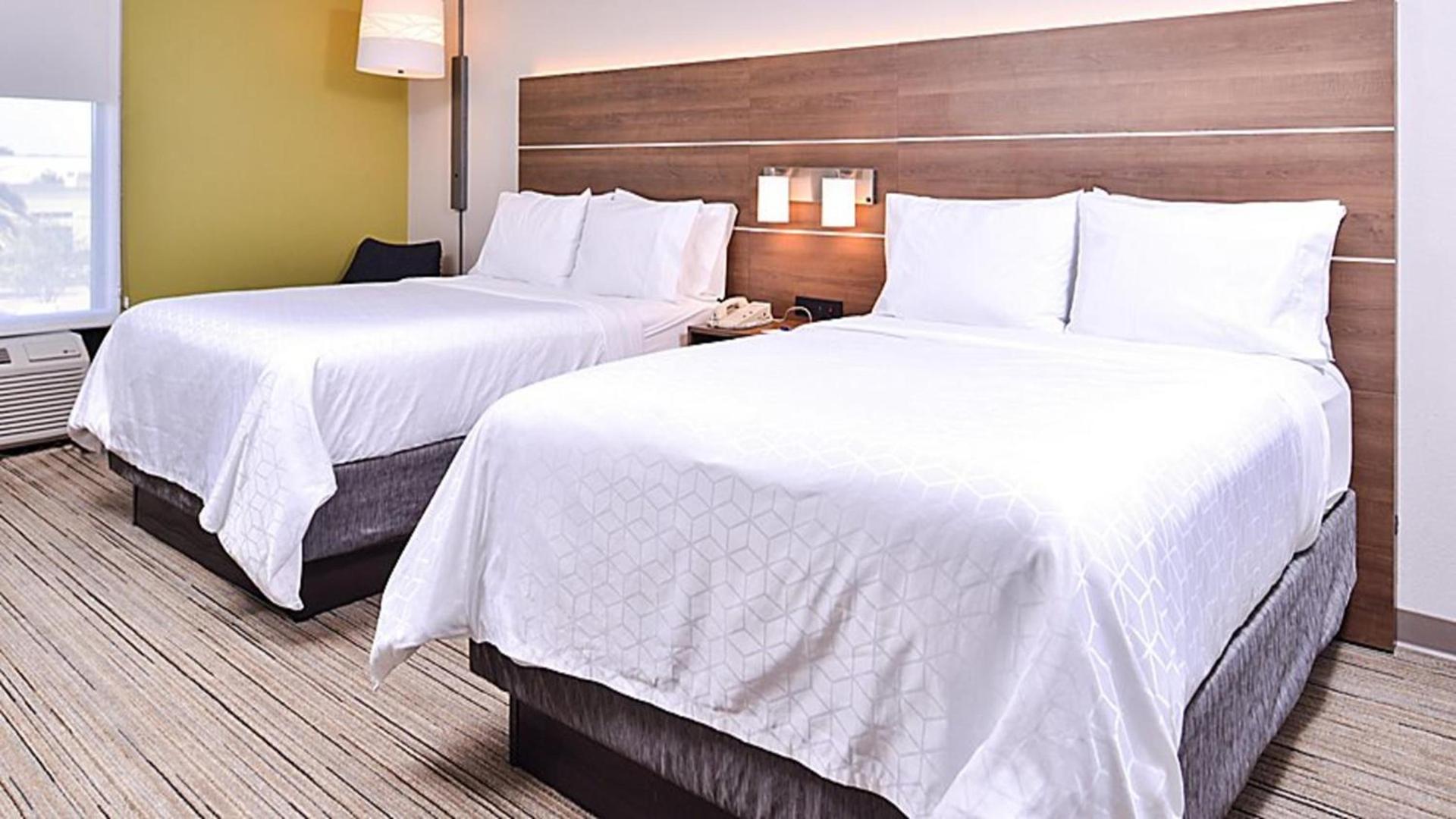 Holiday Inn Express Hotel & Suites Mount Pleasant by IHG photo 41