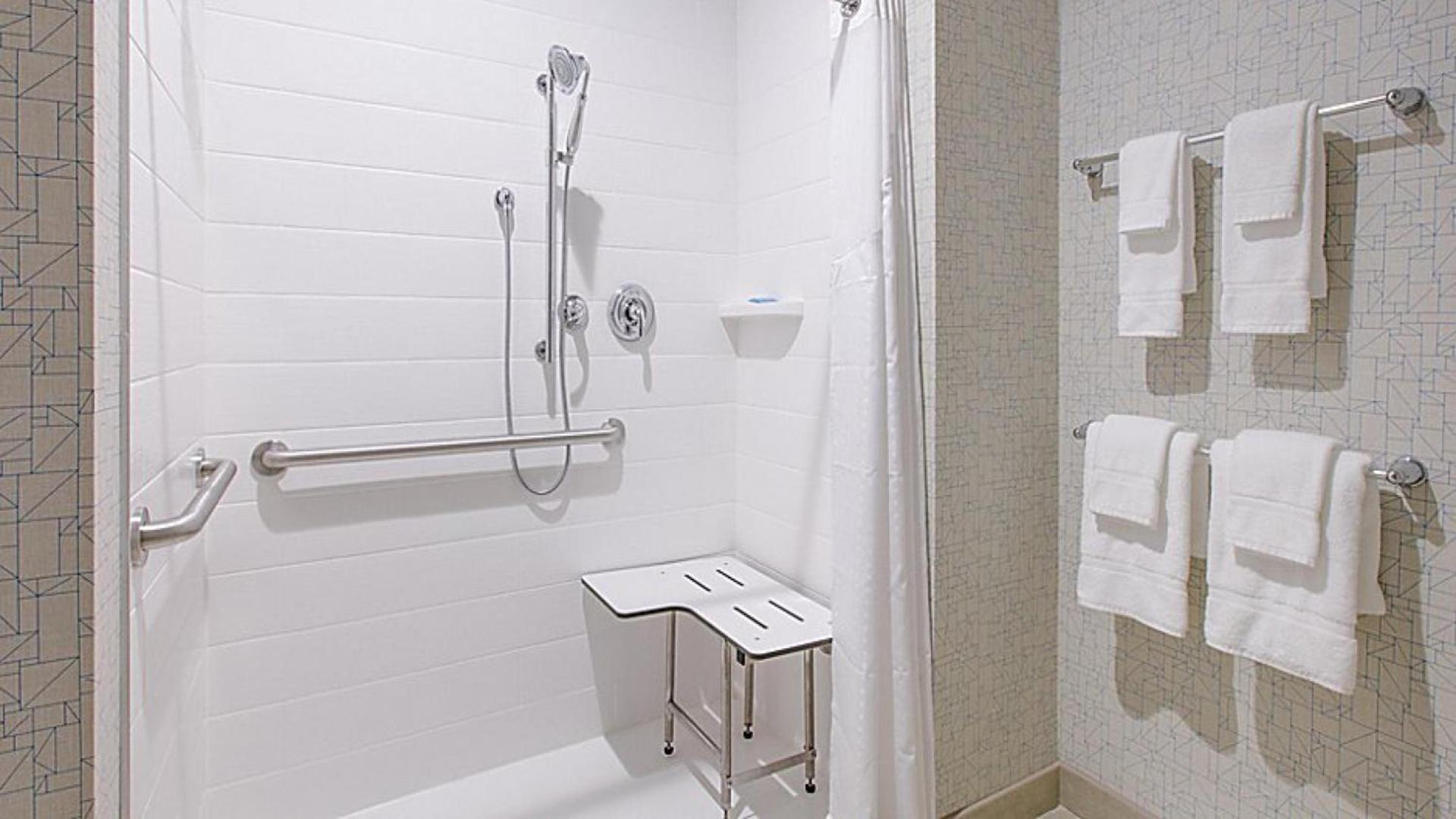 Holiday Inn Express Hotel & Suites Mount Pleasant by IHG photo 46