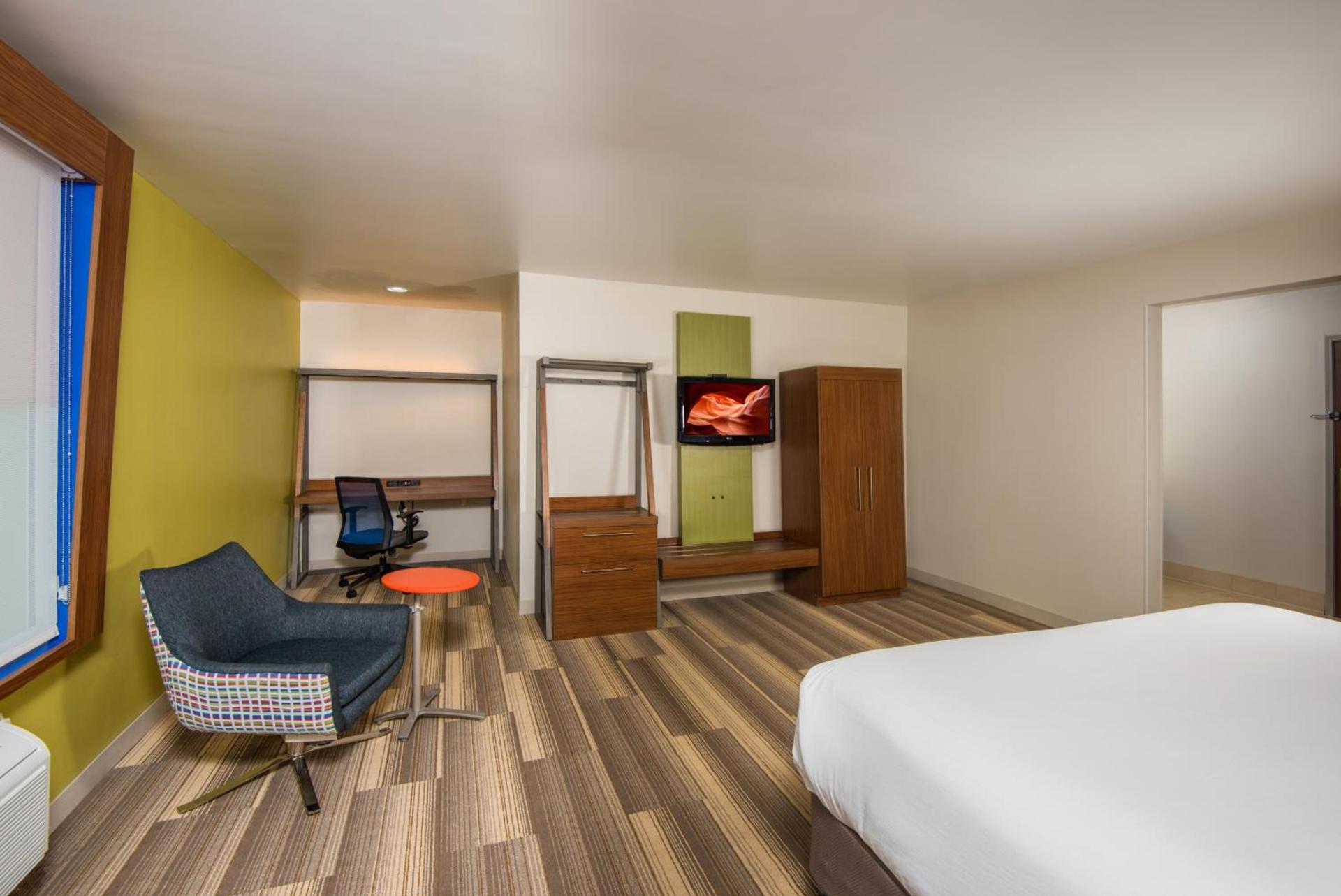 Holiday Inn Express Peoria North - Glendale by IHG photo 15