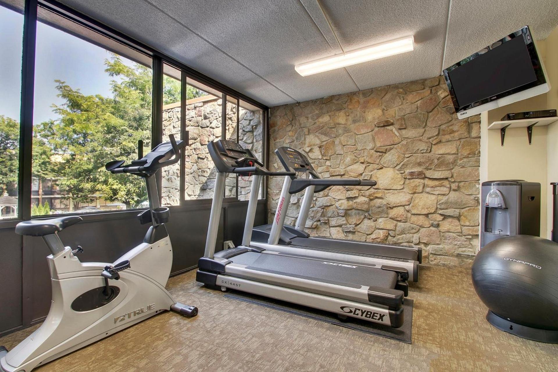 Holiday Inn Westbury-Long Island by IHG photo 53
