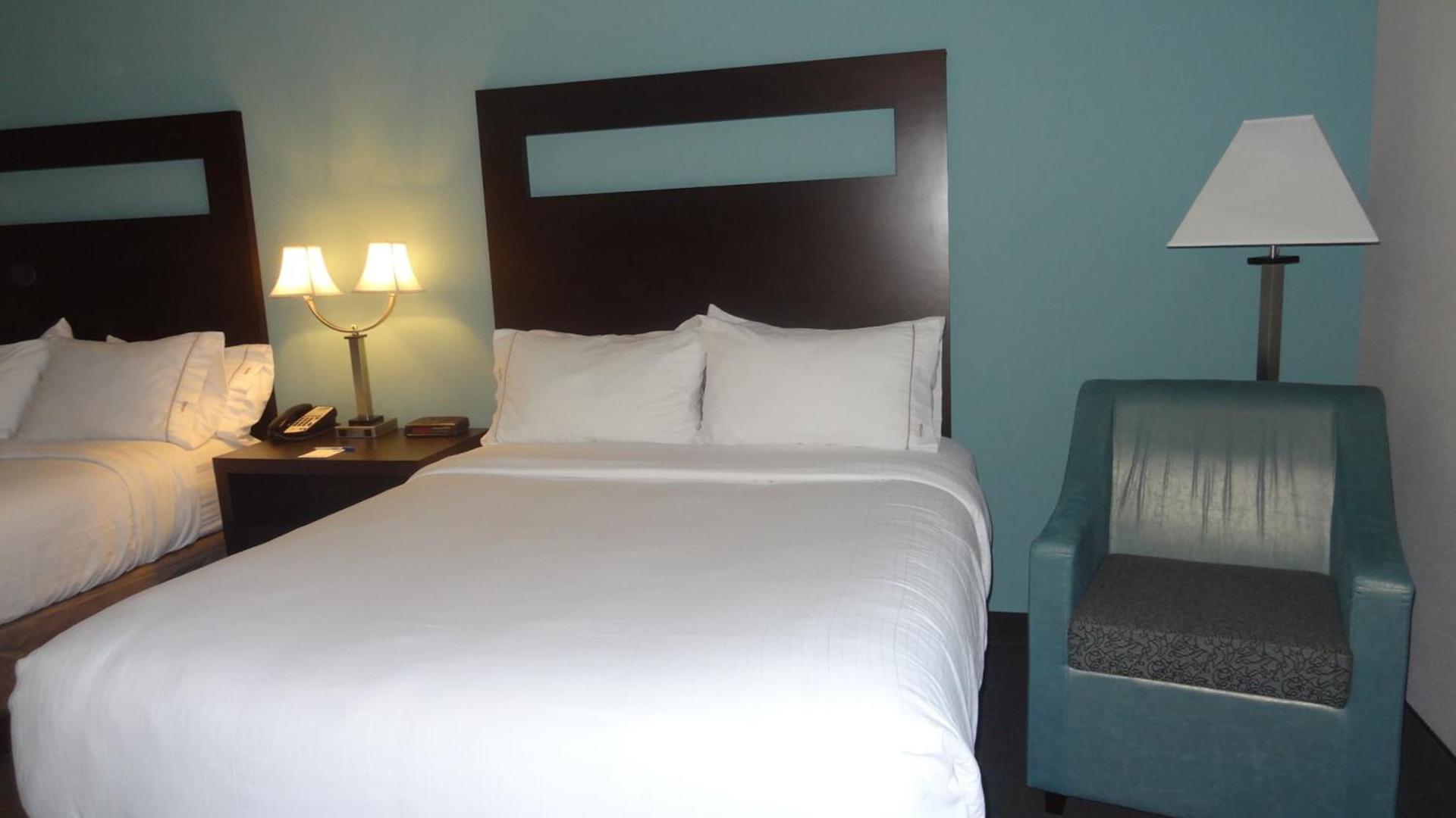 Holiday Inn Express Hotel Kansas City - Bonner Springs by IHG photo 26