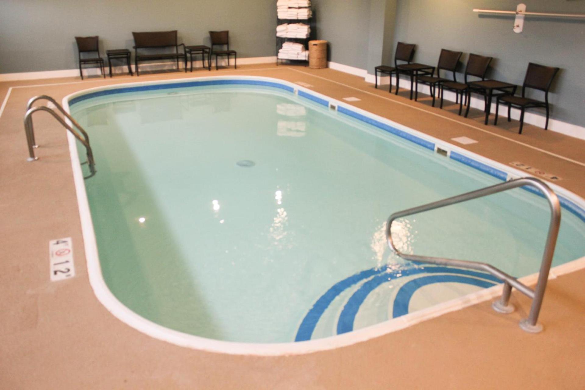 Holiday Inn Express Osage Beach - Lake of the Ozarks by IHG photo 3