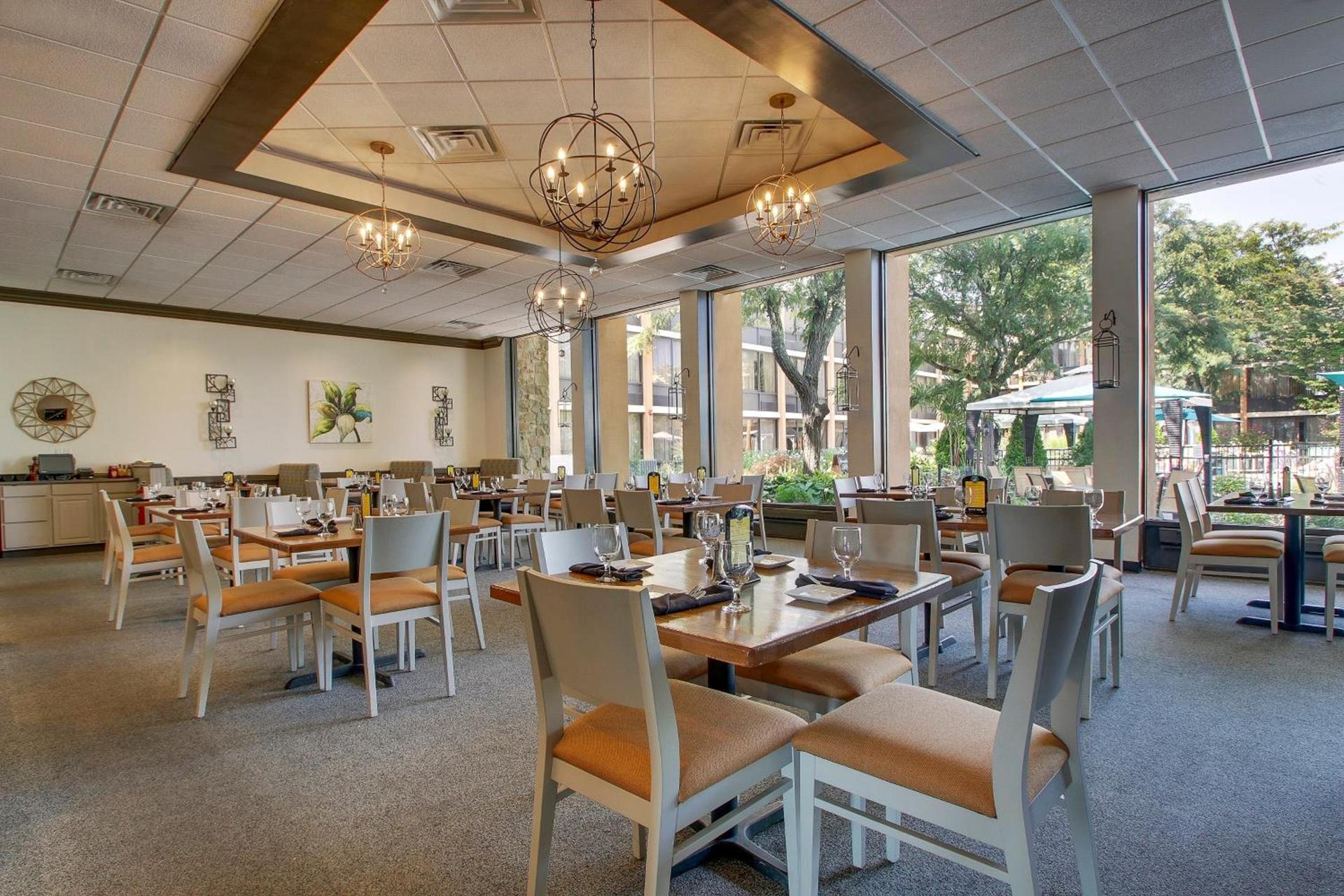 Holiday Inn Westbury-Long Island by IHG photo 22