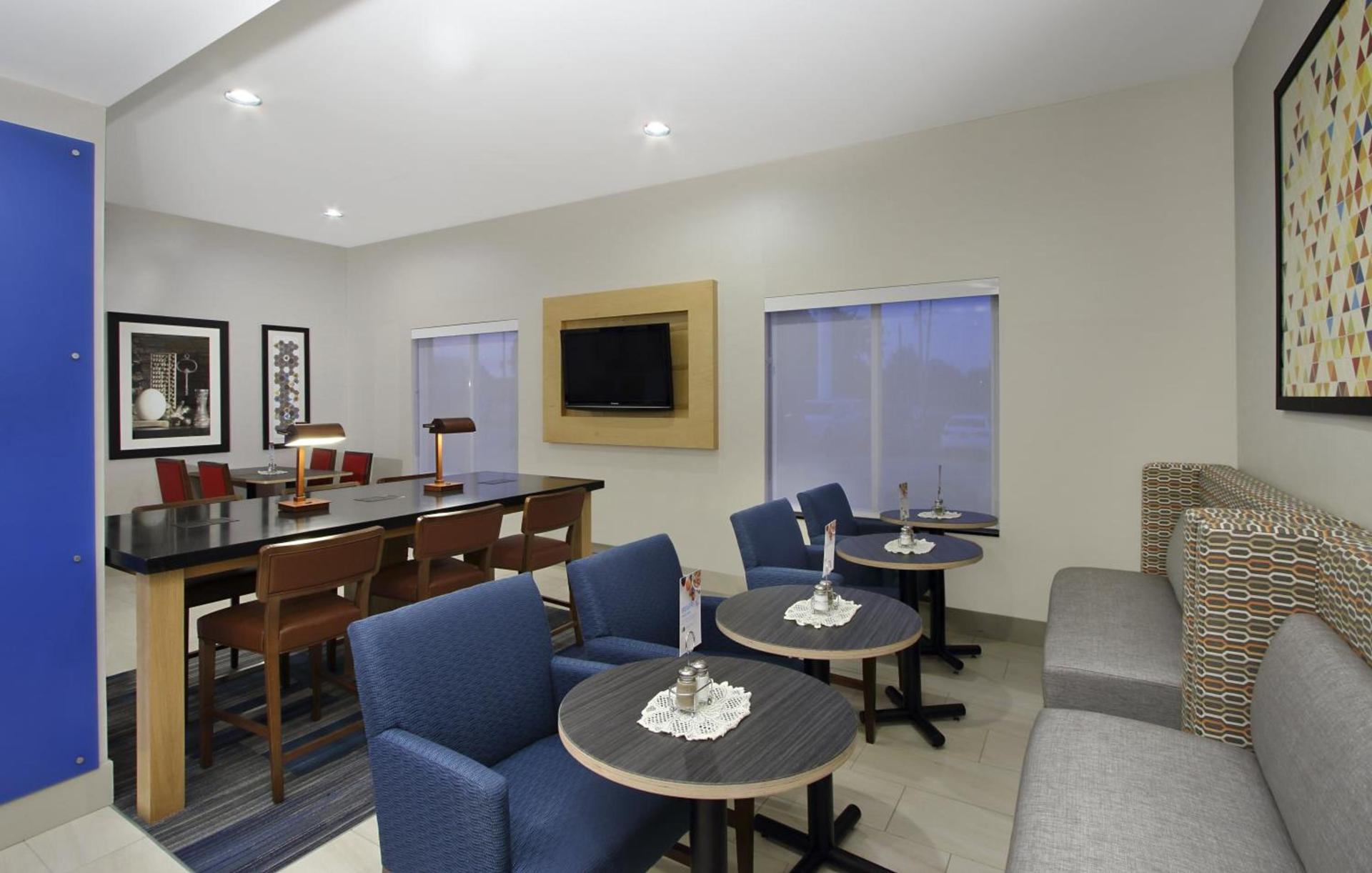 Holiday Inn Express Boonville by IHG photo 25