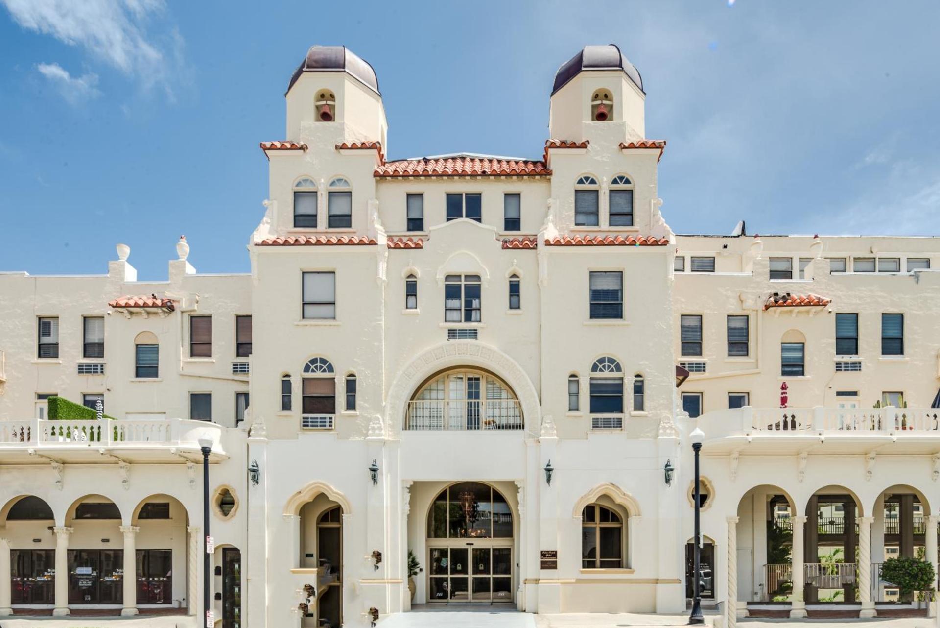 Tropicals of Palm Beach — hotel in Palm Beach