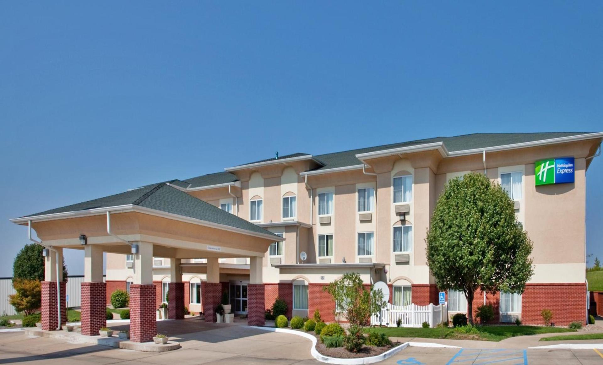 Holiday Inn Express Boonville by IHG — hotel in Boonville