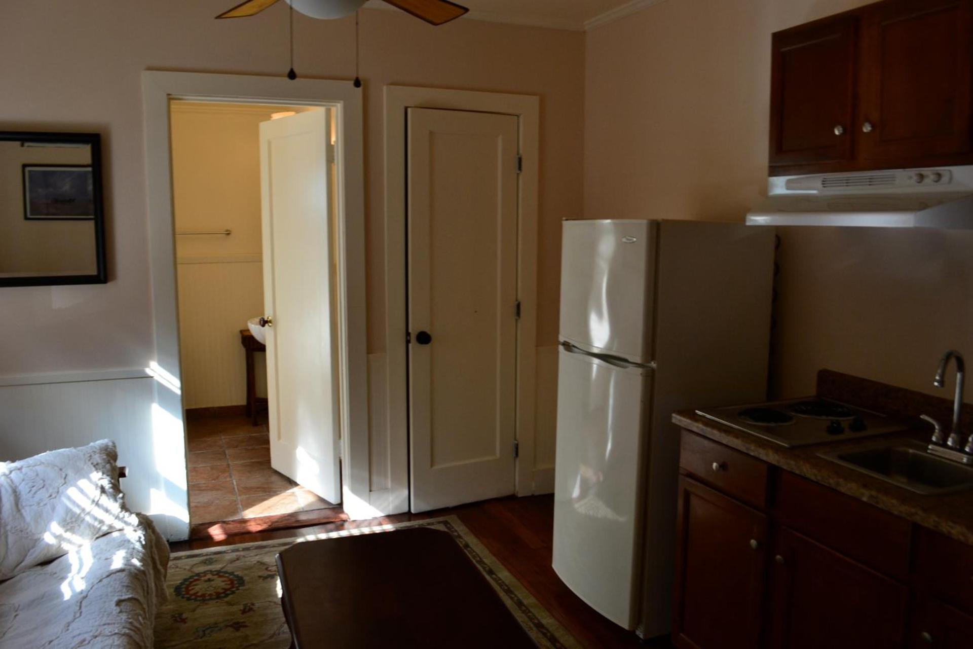 Guerneville Lodge photo 6