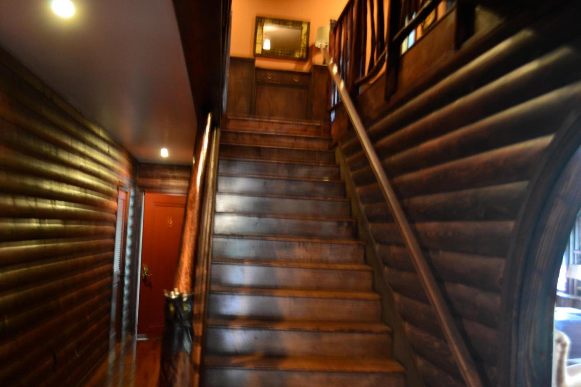 Guerneville Lodge photo 16