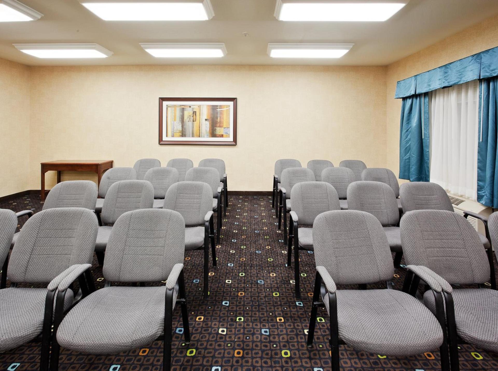 Holiday Inn Express Fallon by IHG photo 7
