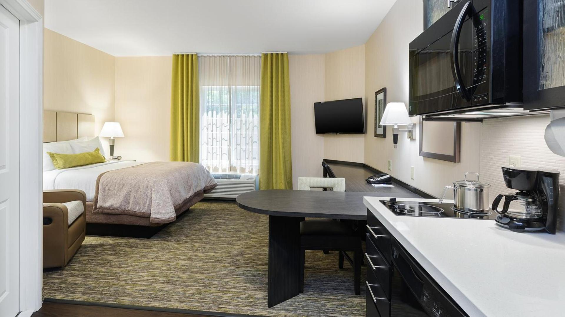 Candlewood Suites Grove City - Outlet Center by IHG photo 18