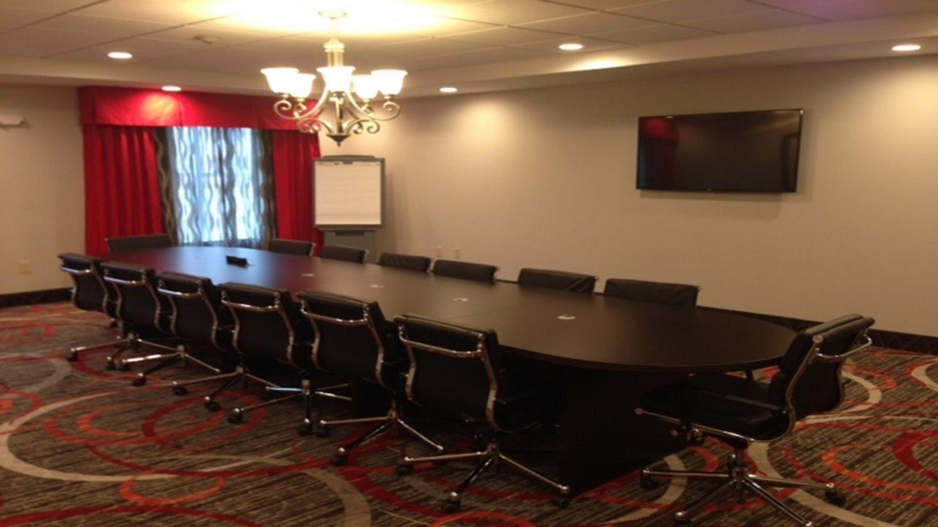 Holiday Inn & Suites Lafayette North by IHG photo 26
