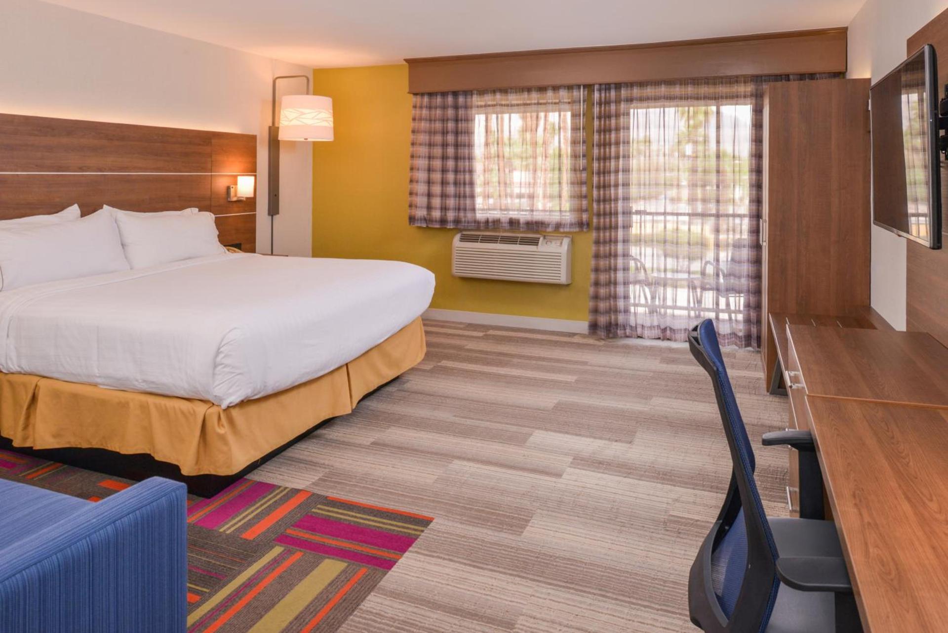 Holiday Inn Express Palm Desert by IHG photo 51