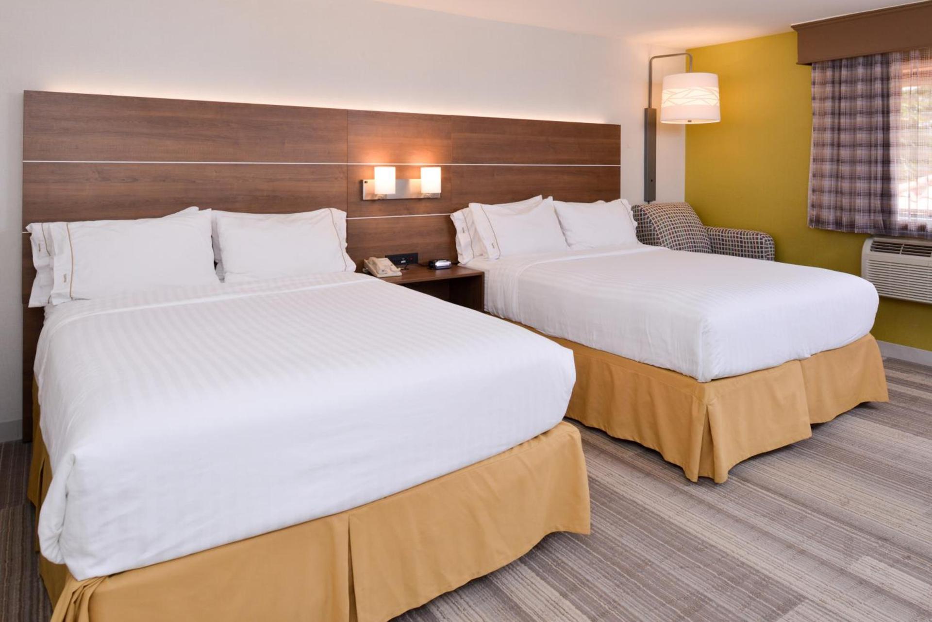 Holiday Inn Express Palm Desert by IHG photo 58