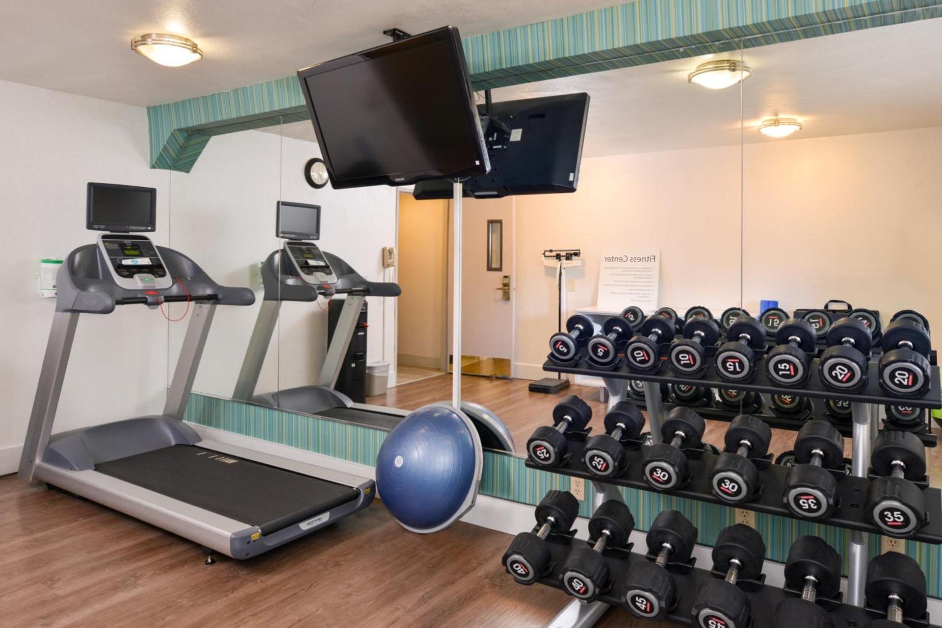 Holiday Inn Express Palm Desert by IHG photo 46