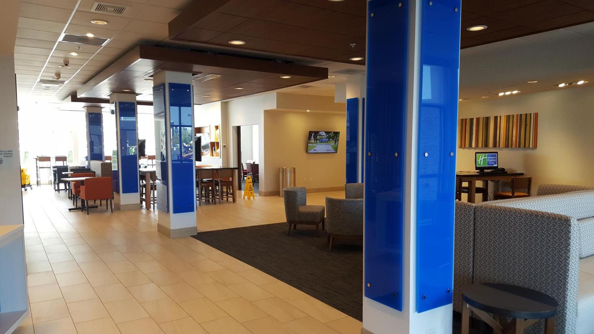 Holiday Inn Express & Suites Toledo West by IHG photo 5