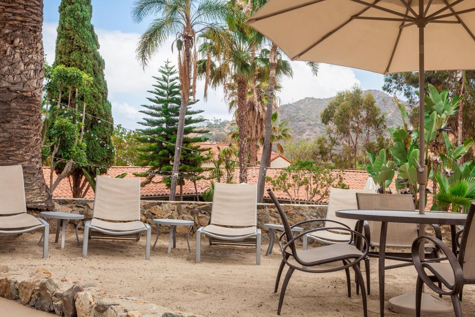 Catalina Canyon Inn photo 3