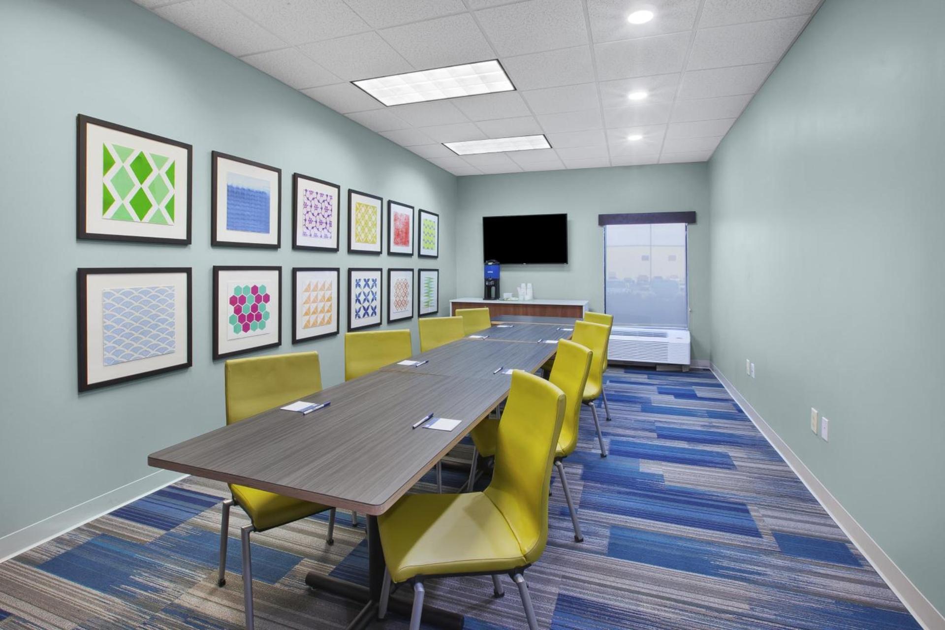 Holiday Inn Express Tiffin by IHG photo 14