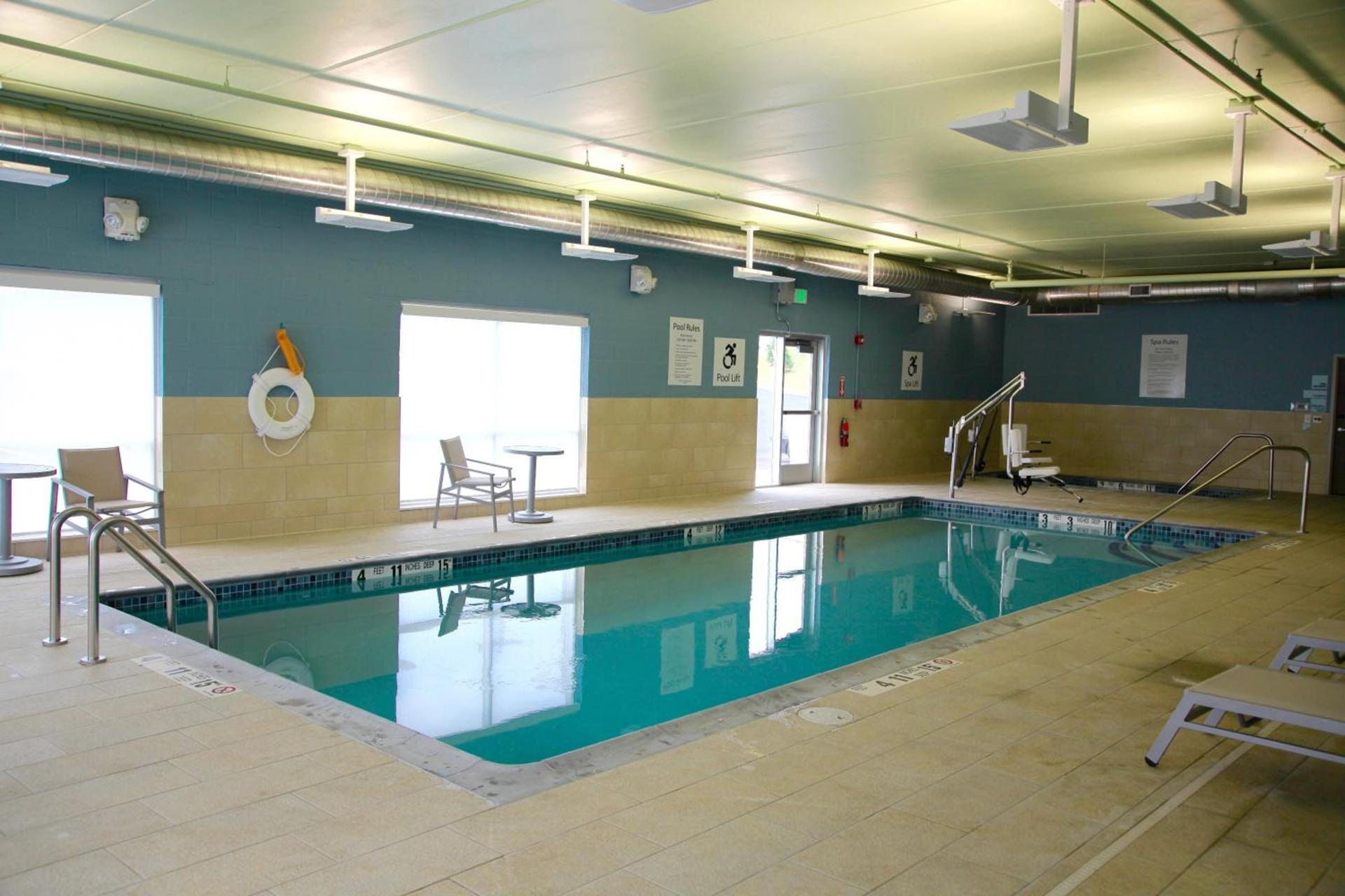 Holiday Inn Express & Suites Oswego by IHG photo 4