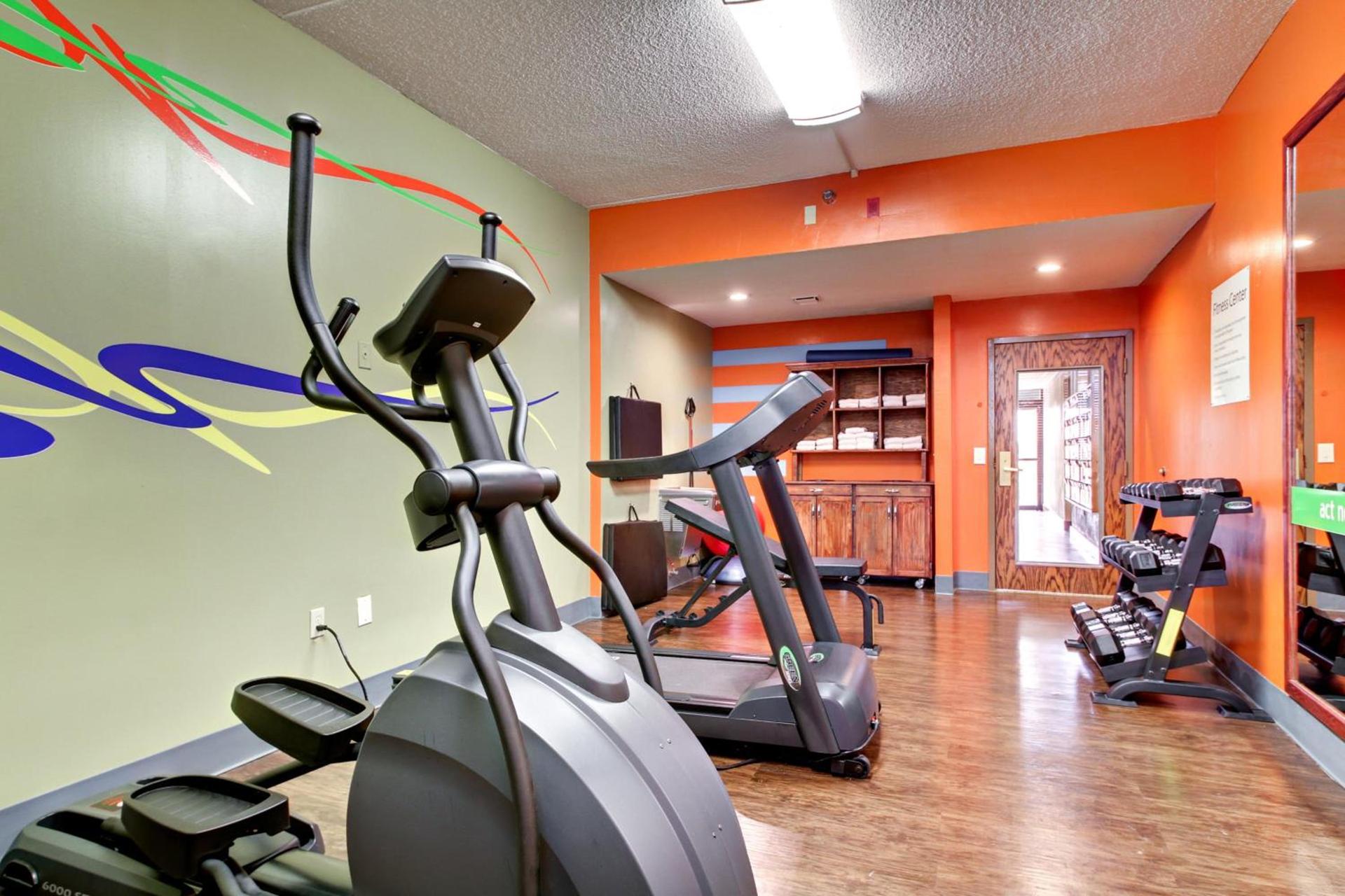 Holiday Inn Express Marshfield - Springfield Area by IHG photo 2