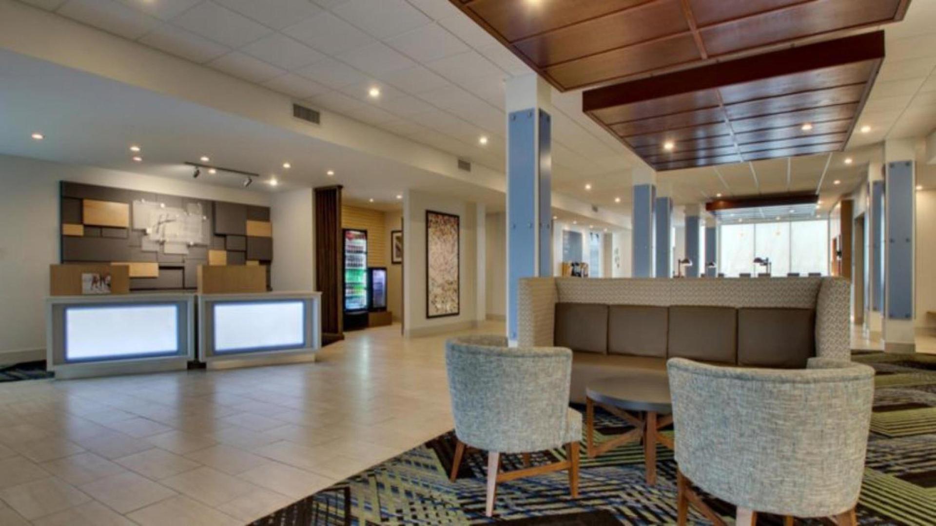 Holiday Inn Express Hotel & Suites Mount Pleasant by IHG photo 22