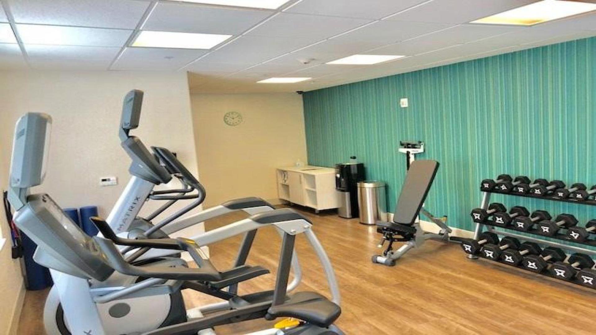 Holiday Inn Express Hotel & Suites Mount Pleasant by IHG photo 17