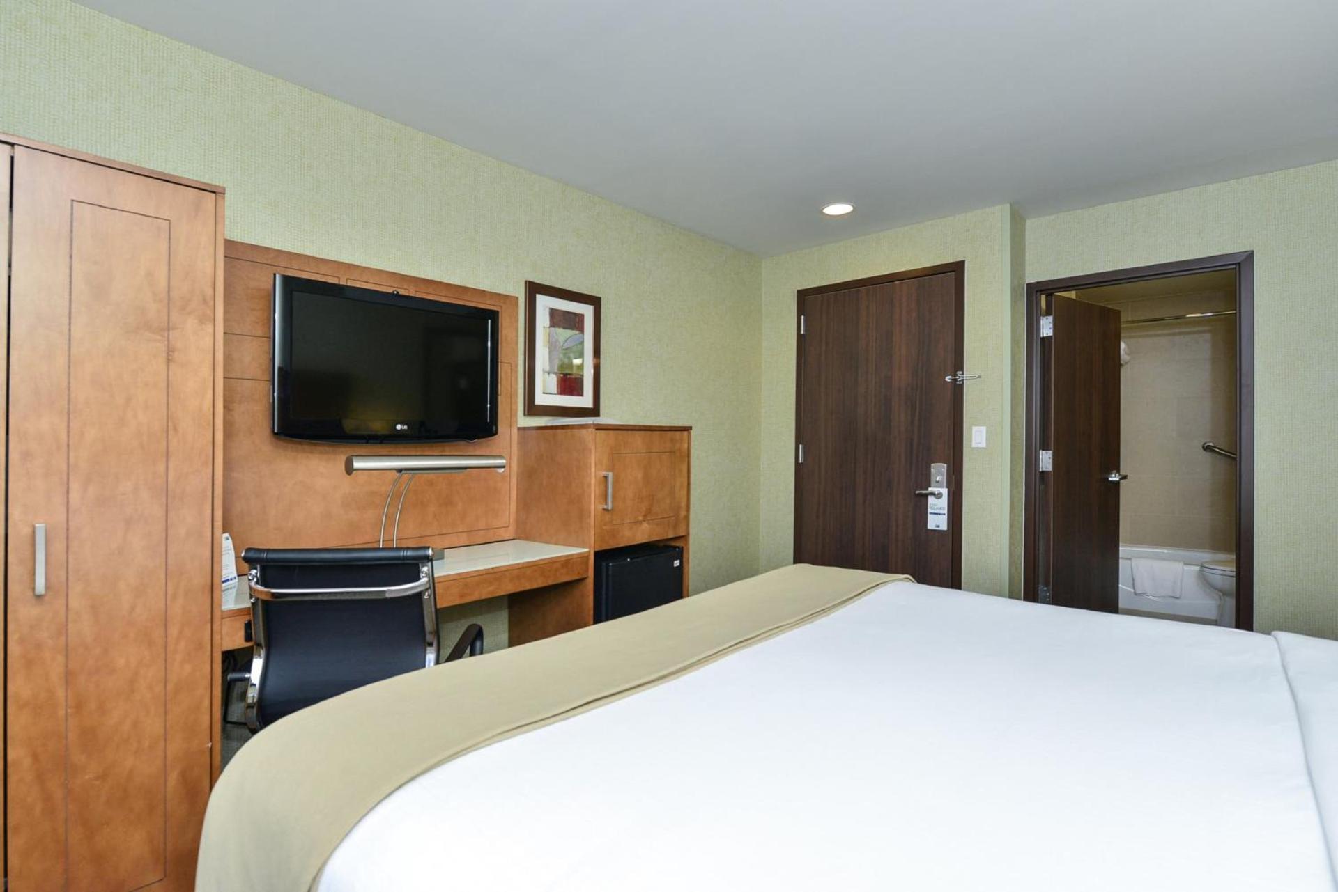 Holiday Inn Express Manhattan Midtown West by IHG photo 23