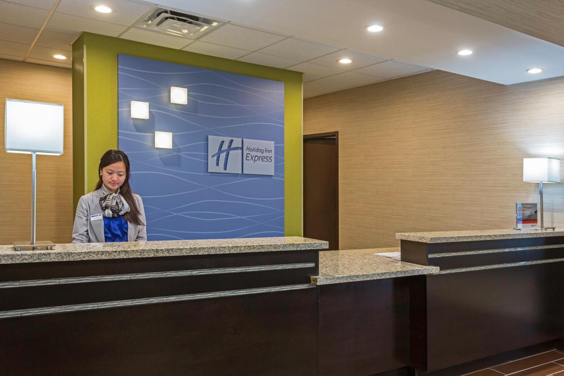Holiday Inn Express Hotel & Suites Orlando East-UCF Area by IHG photo 12