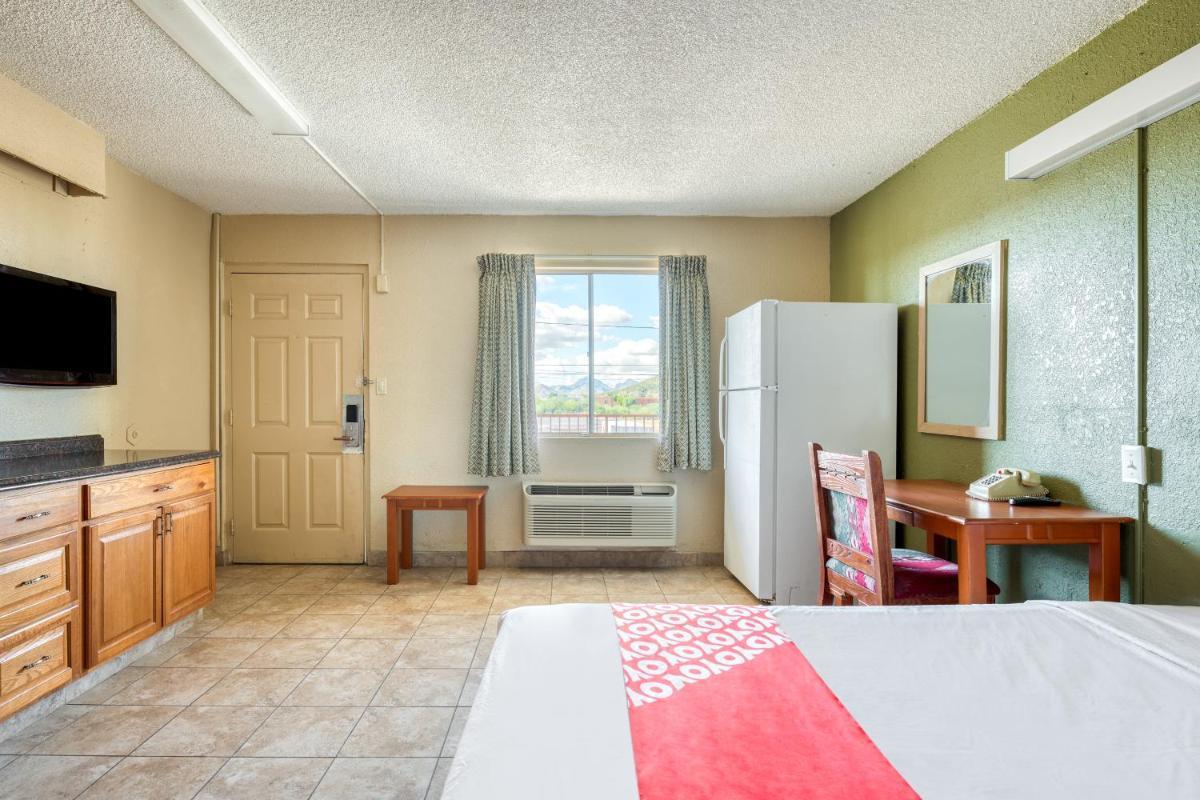 OYO Hotel Tucson Downtown photo 17