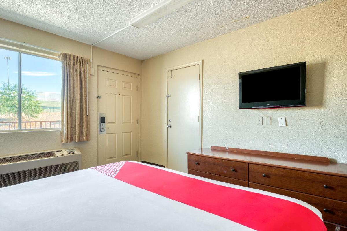 OYO Hotel Tucson Downtown photo 11