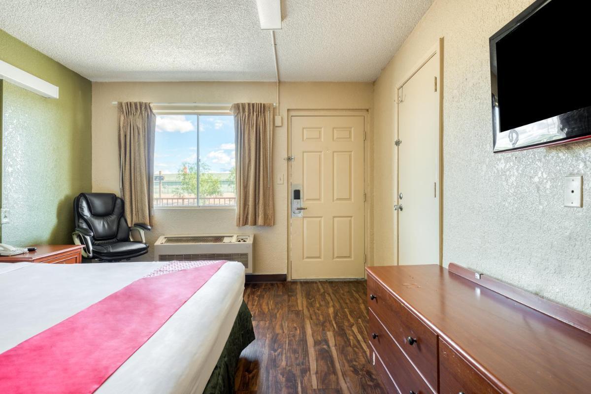 OYO Hotel Tucson Downtown photo 6
