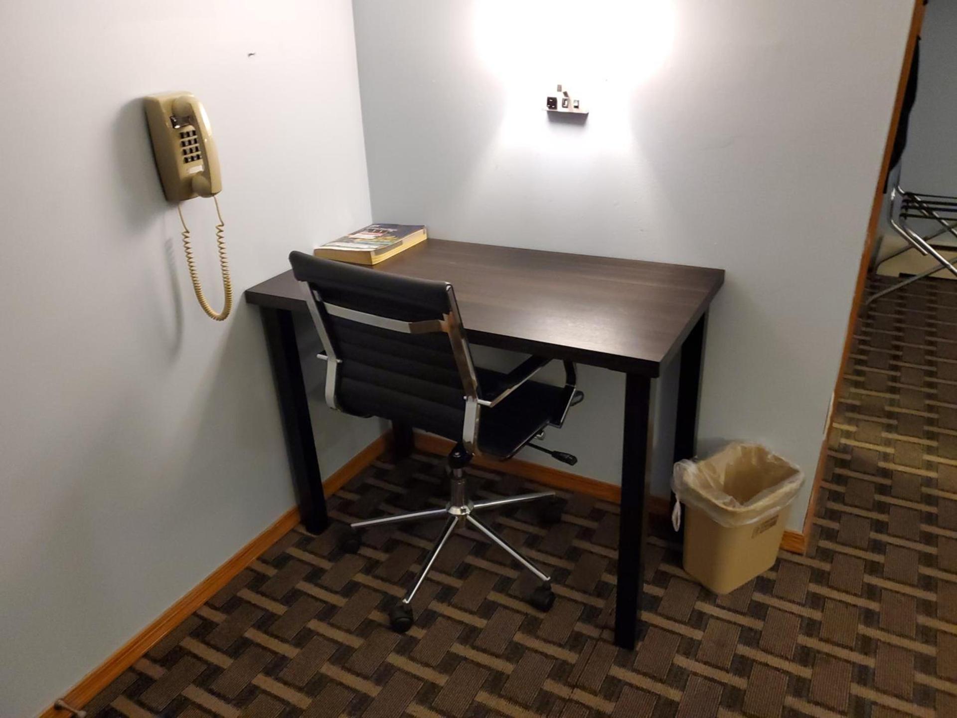 Budget Host Inn Fridley photo 3
