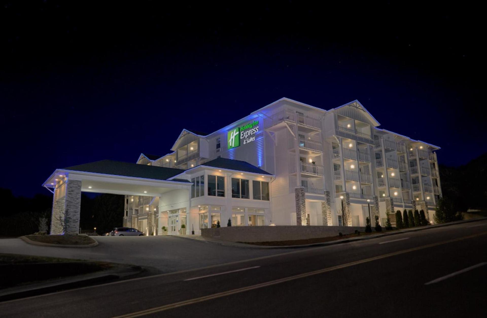 Holiday Inn Express Pigeon Forge – Sevierville by IHG photo 1