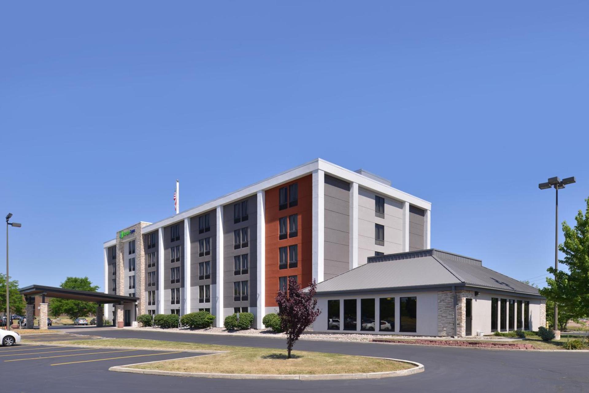 Holiday Inn Express Rochester - University Area by IHG photo 39