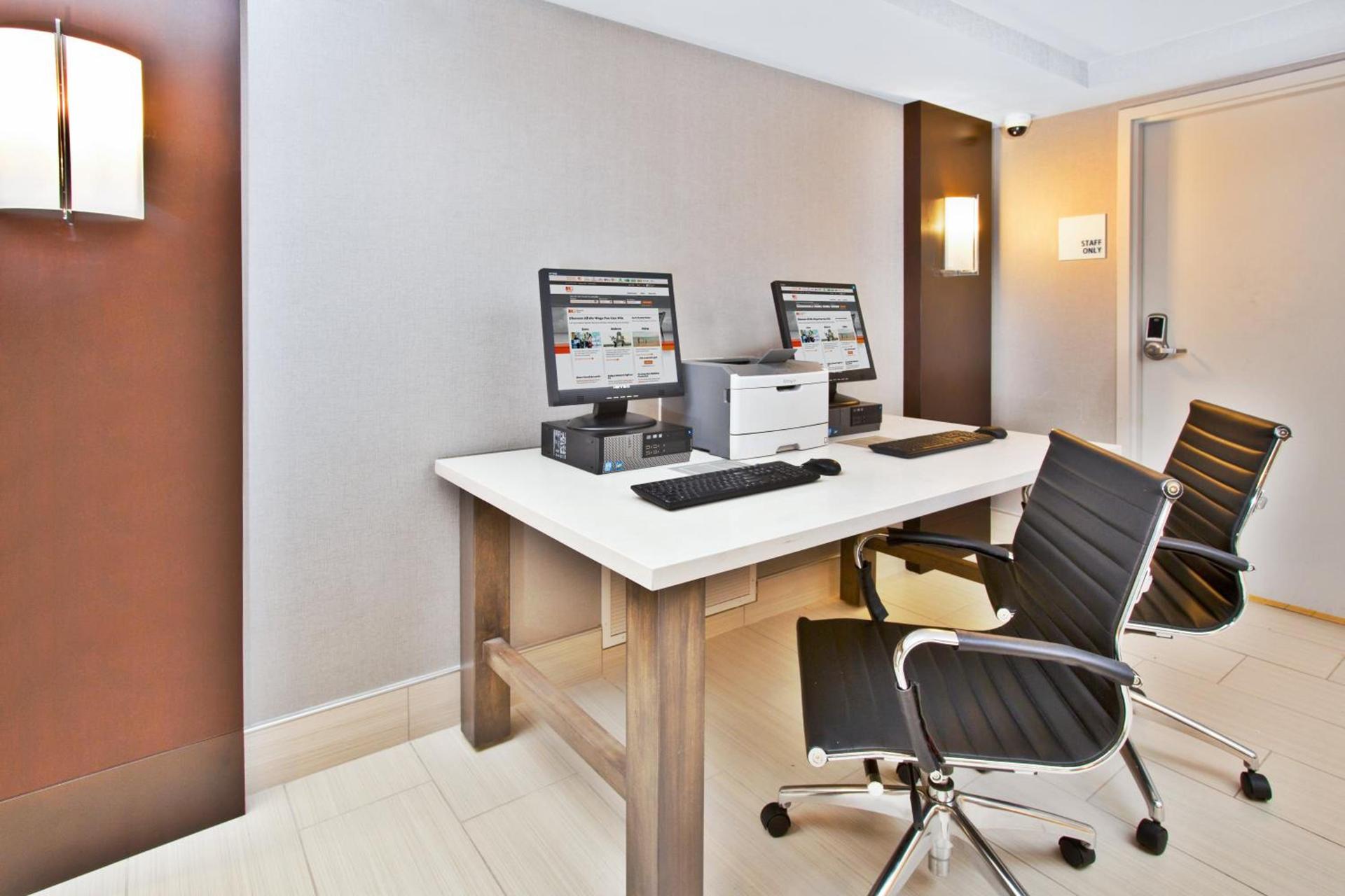 Holiday Inn Express Boston-Waltham by IHG photo 13