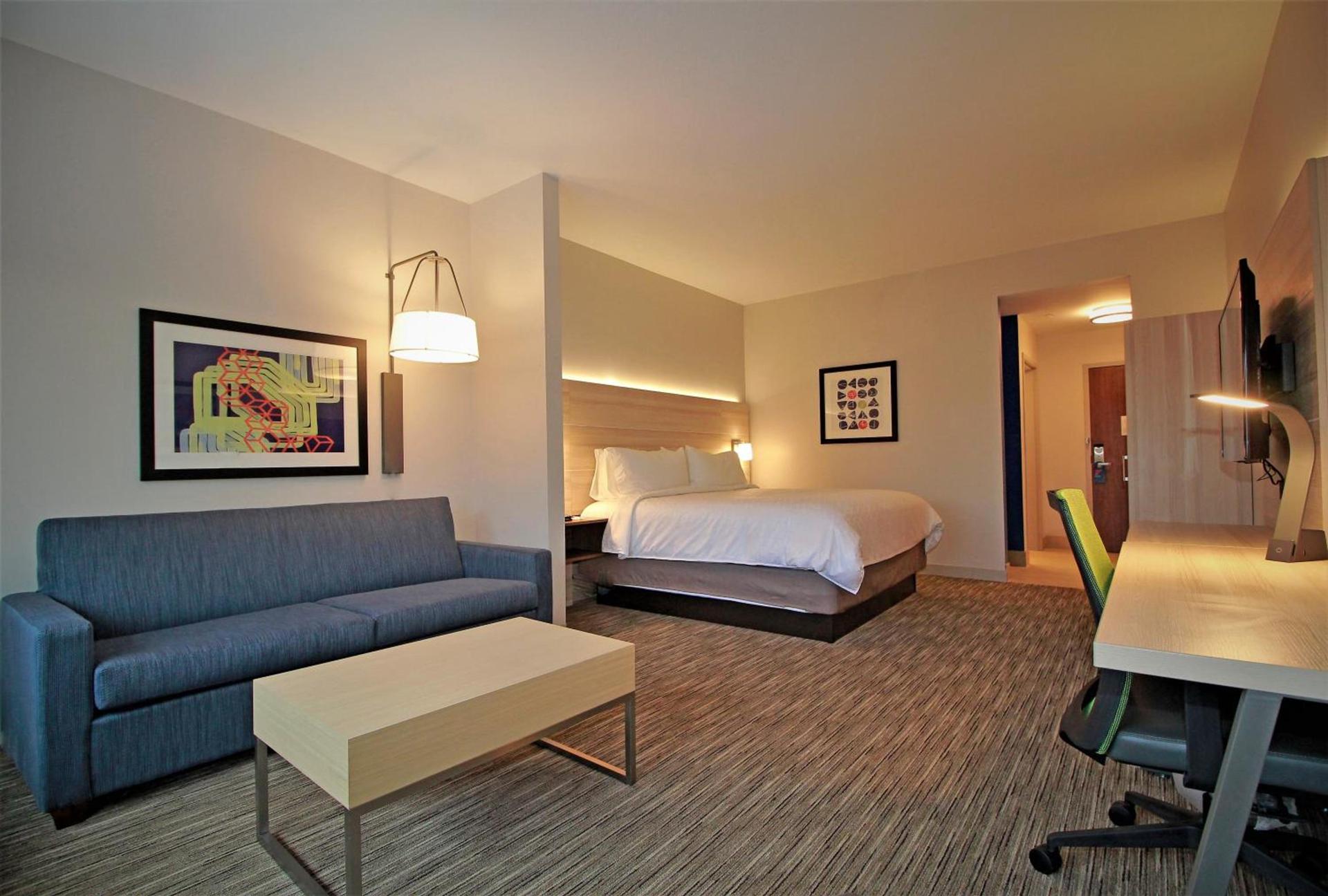 Holiday Inn Express & Suites Ocala by IHG photo 2