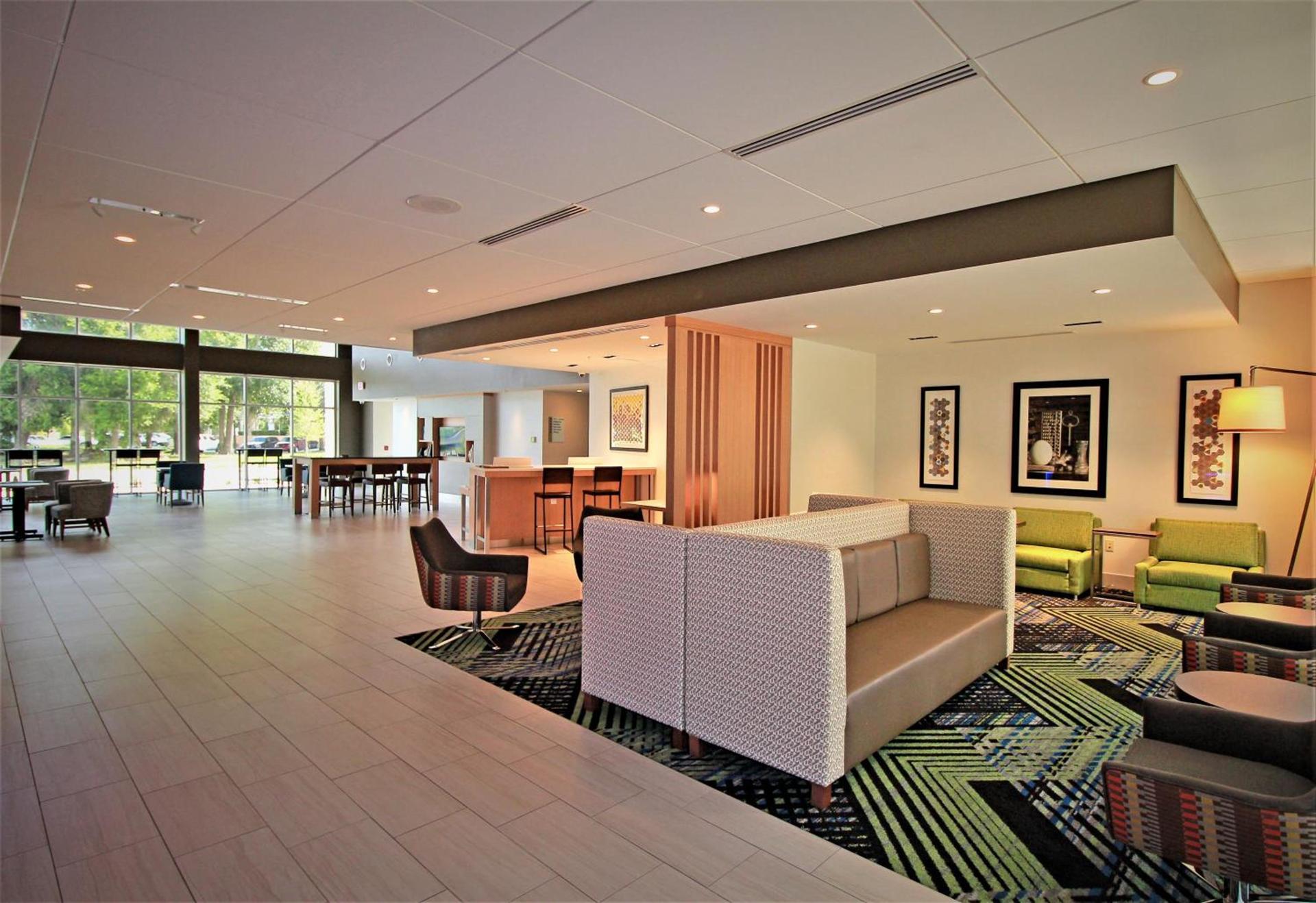 Holiday Inn Express & Suites Ocala by IHG photo 18