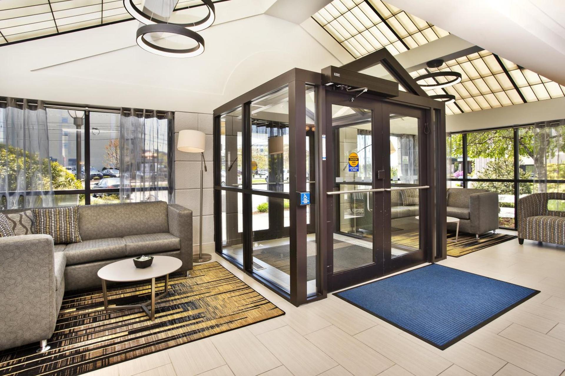 Holiday Inn Express Boston-Waltham by IHG photo 16