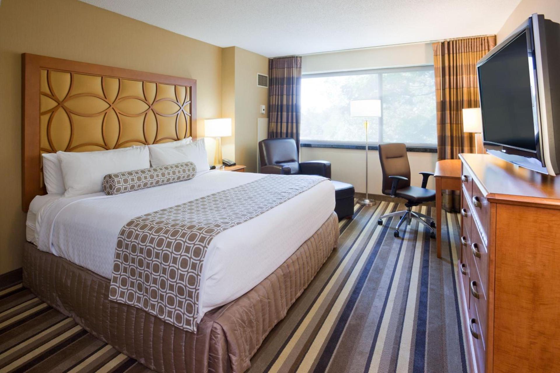Crowne Plaza Minneapolis West by IHG photo 87
