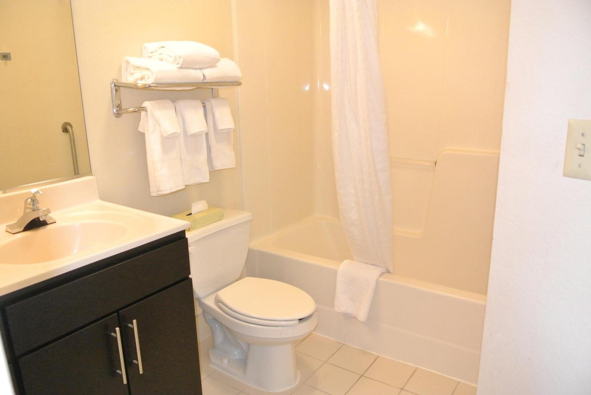 Candlewood Suites Washington-Fairfax by IHG photo 5