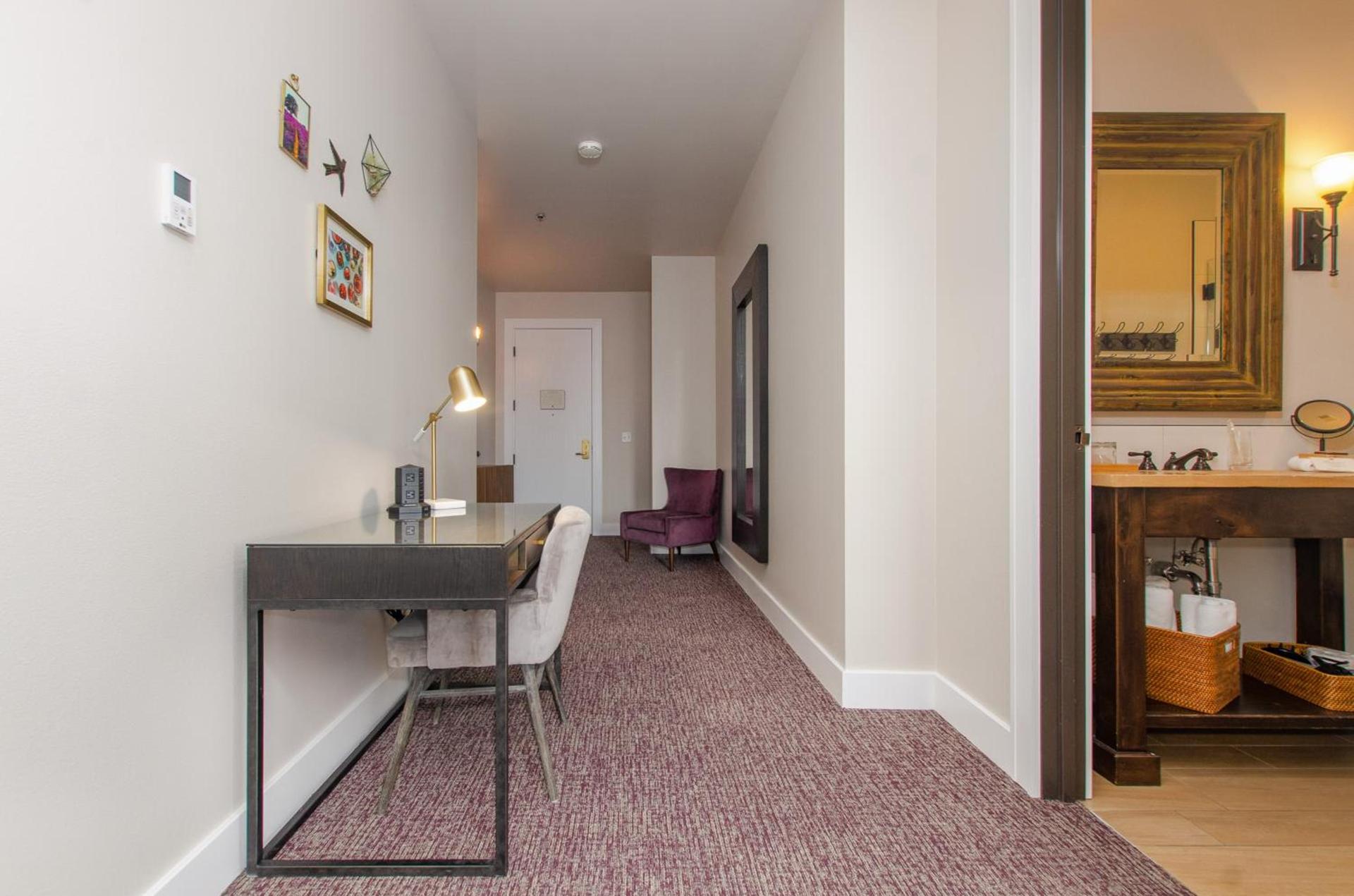 The Dundee - A Trace Hotel photo 16