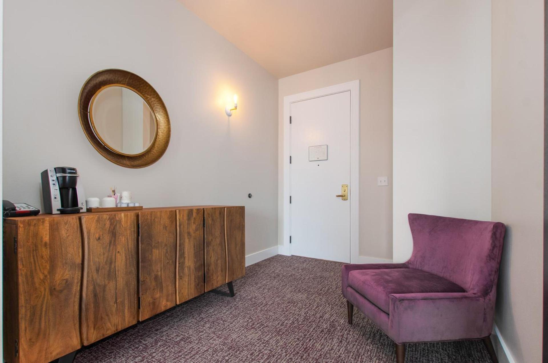 The Dundee - A Trace Hotel photo 17
